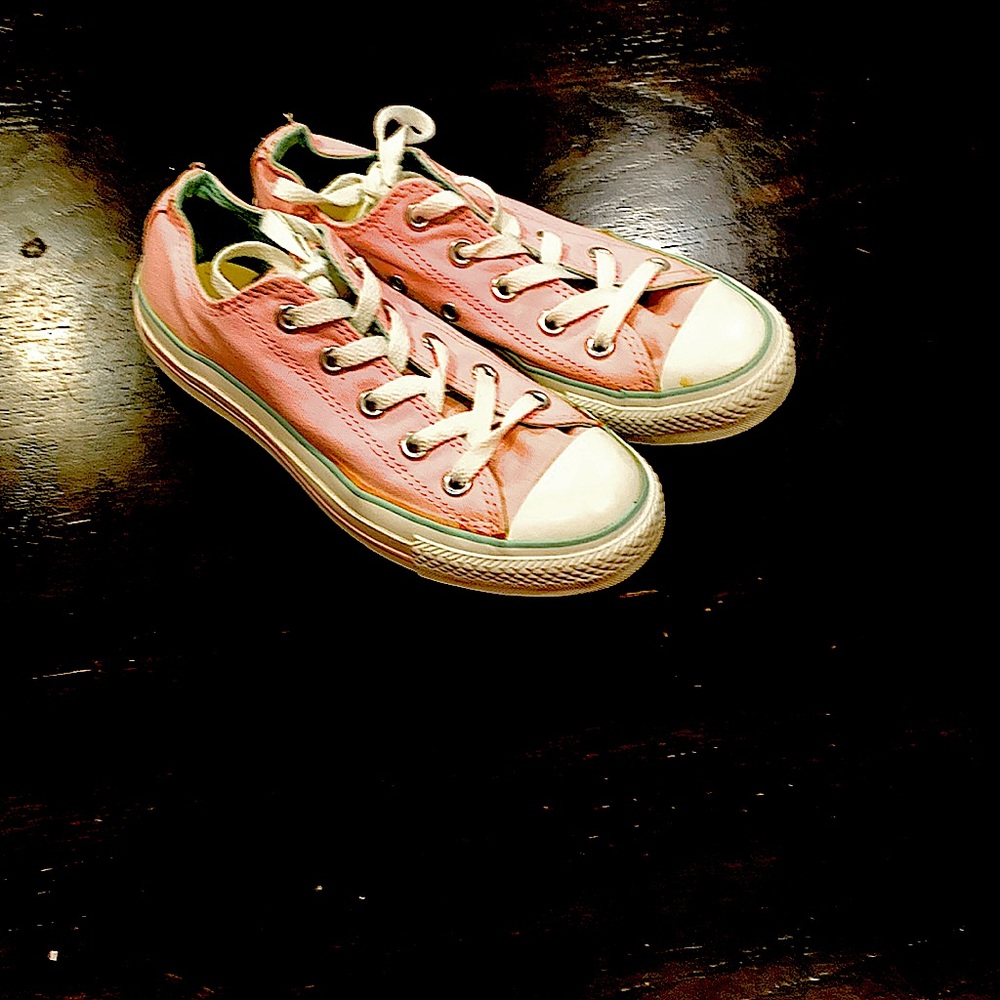 Pink converse